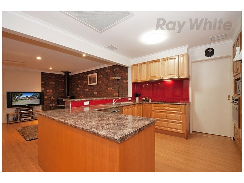 33 JOANNE Avenue, Chirnside Park VIC 3116