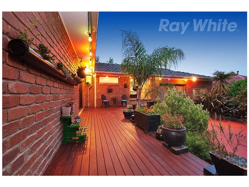 33 JOANNE Avenue, Chirnside Park VIC 3116