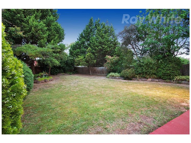 33 JOANNE Avenue, Chirnside Park VIC 3116