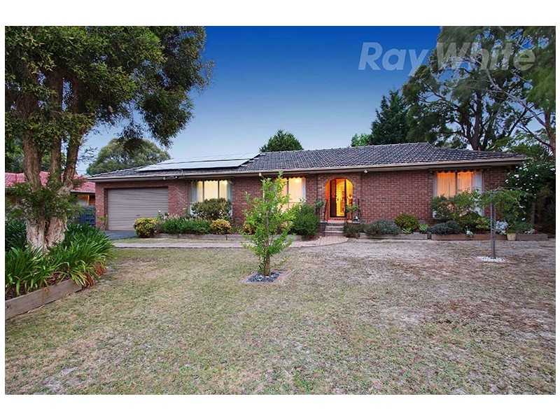 33 JOANNE Avenue, Chirnside Park VIC 3116