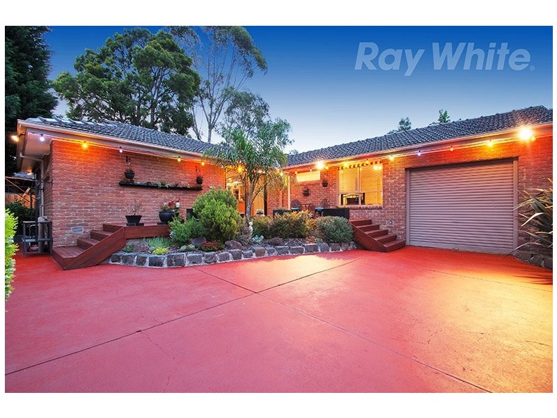 33 JOANNE Avenue, Chirnside Park VIC 3116