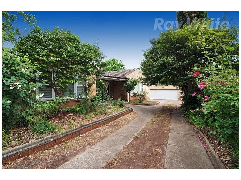 12 COLCHESTER Road, Kilsyth VIC 3137