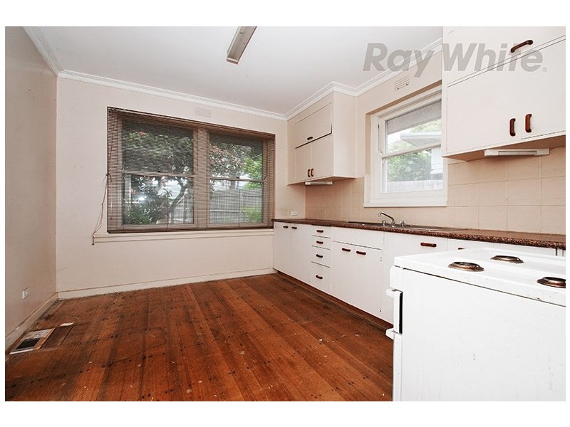 12 COLCHESTER Road, Kilsyth VIC 3137