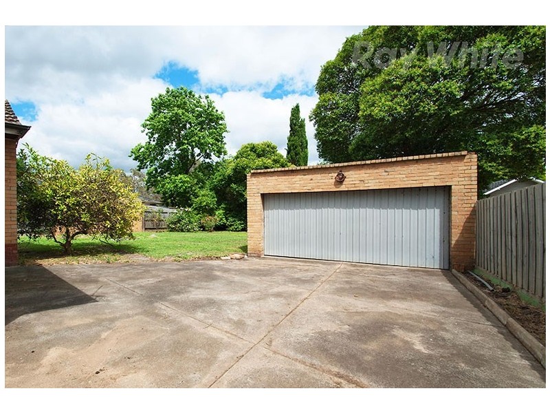 12 COLCHESTER Road, Kilsyth VIC 3137