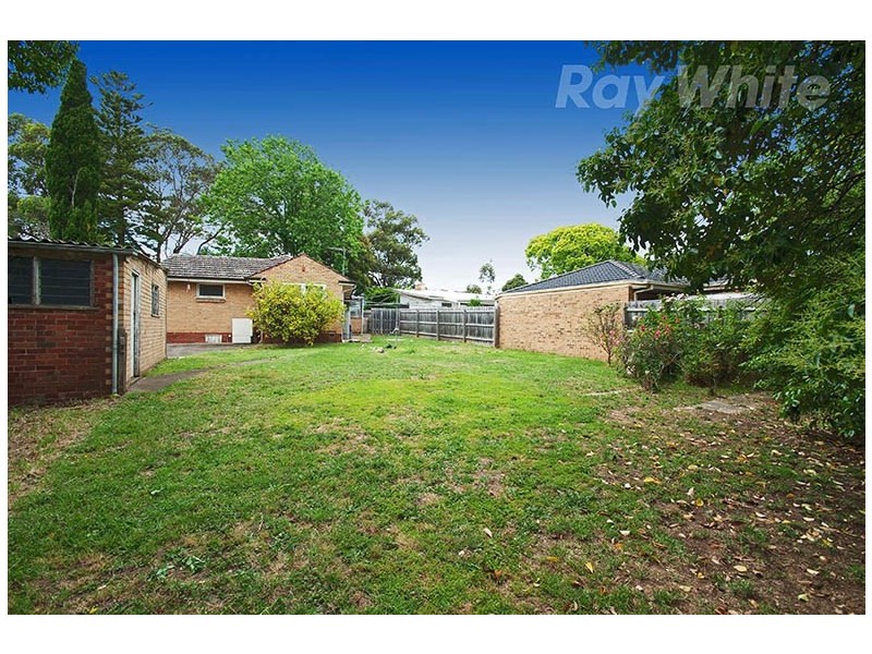12 COLCHESTER Road, Kilsyth VIC 3137