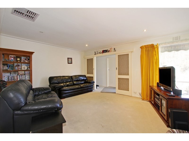 80 Lee Ann Crescent, Croydon VIC 3136