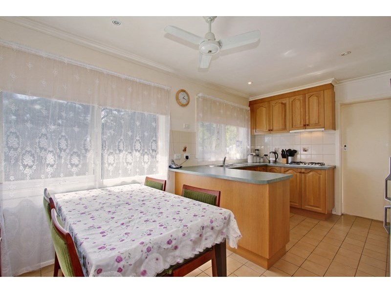 80 Lee Ann Crescent, Croydon VIC 3136