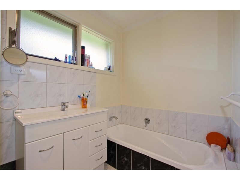 80 Lee Ann Crescent, Croydon VIC 3136