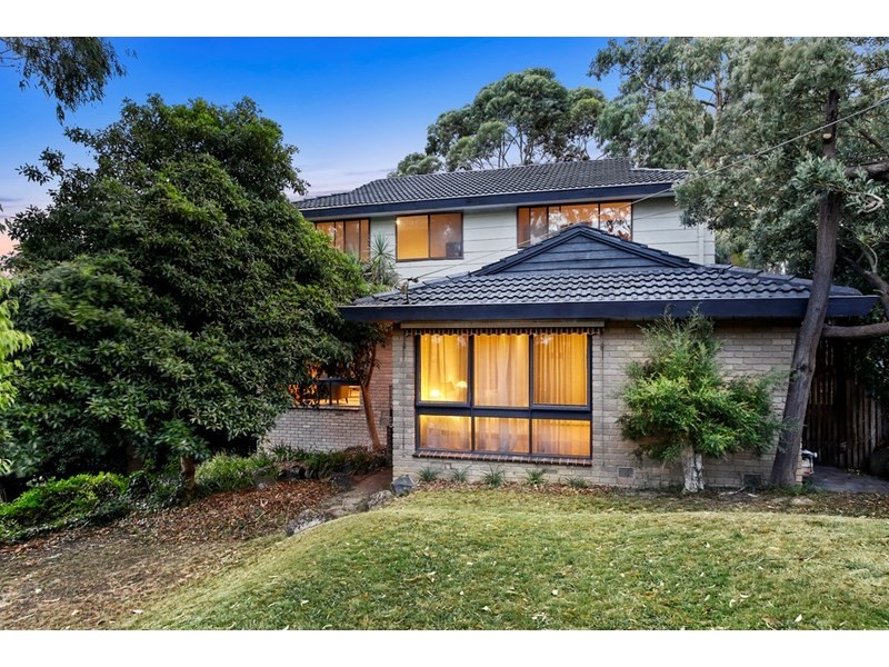 8 CORRONG Crescent, Mooroolbark VIC 3138