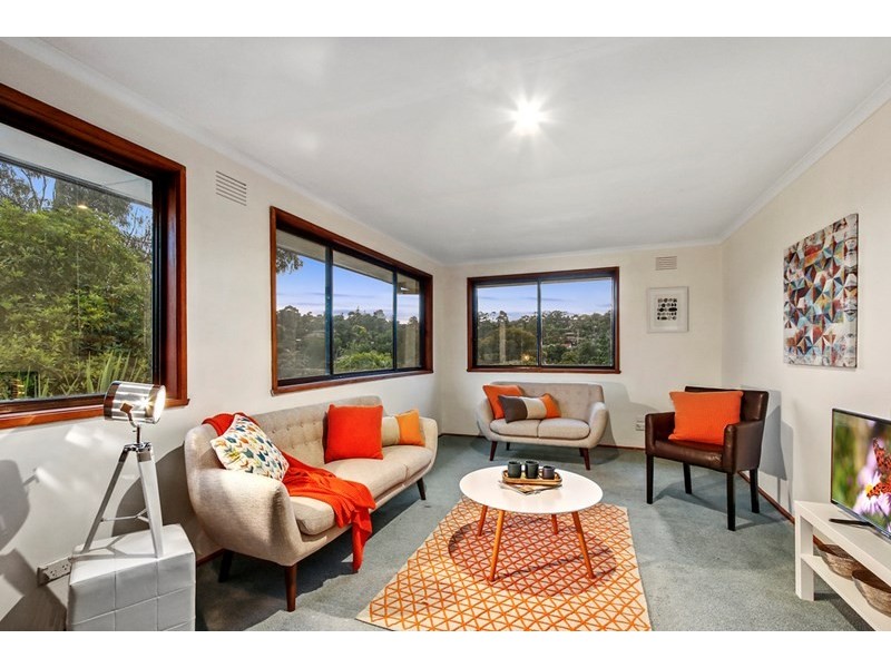 8 CORRONG Crescent, Mooroolbark VIC 3138