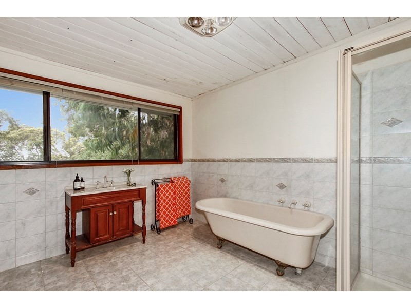 8 CORRONG Crescent, Mooroolbark VIC 3138