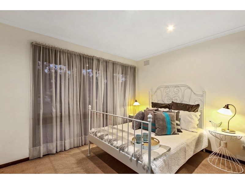 8 CORRONG Crescent, Mooroolbark VIC 3138