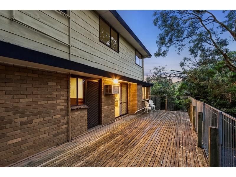 8 CORRONG Crescent, Mooroolbark VIC 3138