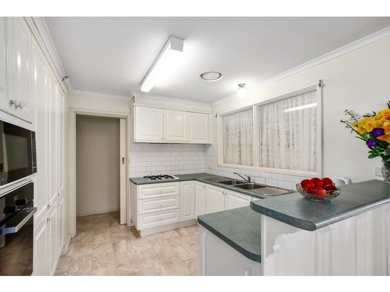 6 DENNIS Street, Croydon VIC 3136