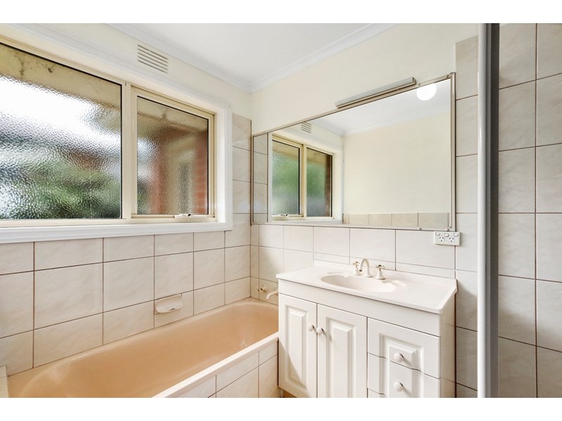 6 DENNIS Street, Croydon VIC 3136