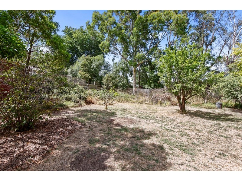 6 DENNIS Street, Croydon VIC 3136