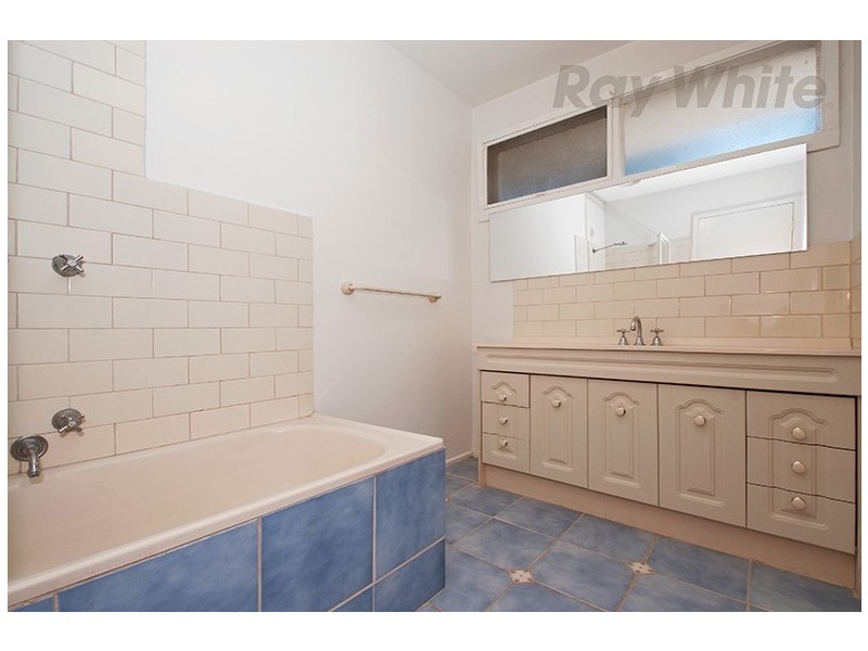 1 Emora Street, Croydon VIC 3136