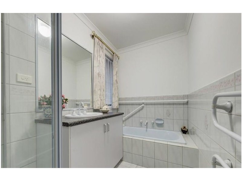 4/22 Nursery Road, Croydon VIC 3136
