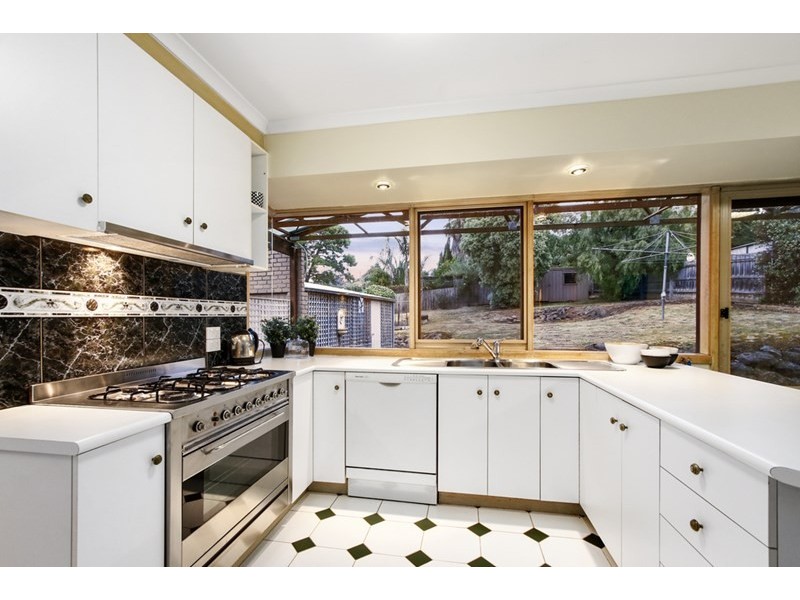 28 GRAND VALLEY Drive, Chirnside Park VIC 3116