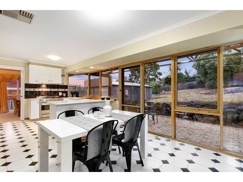 28 GRAND VALLEY Drive, Chirnside Park VIC 3116