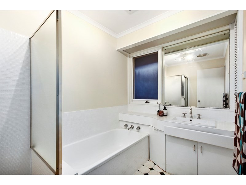 28 GRAND VALLEY Drive, Chirnside Park VIC 3116