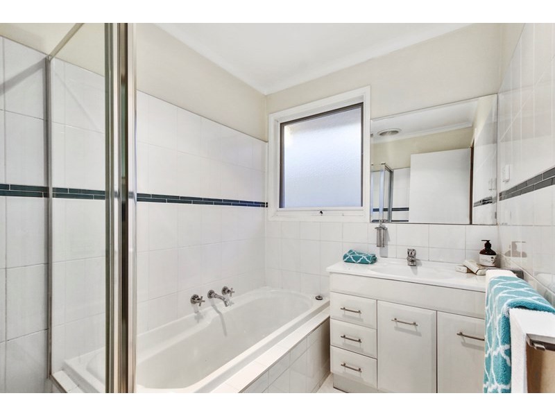 61 LANDSCAPE Drive, Mooroolbark VIC 3138