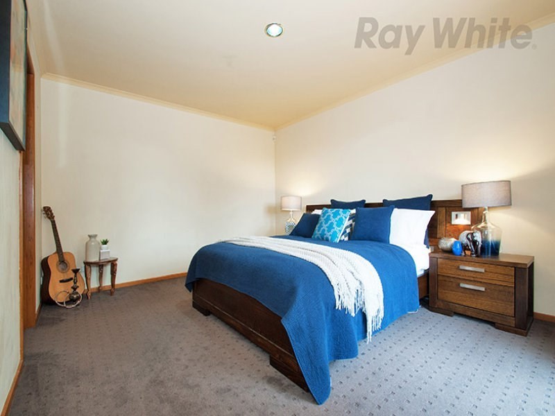 12 Latrobe Court, Croydon Hills VIC 3136