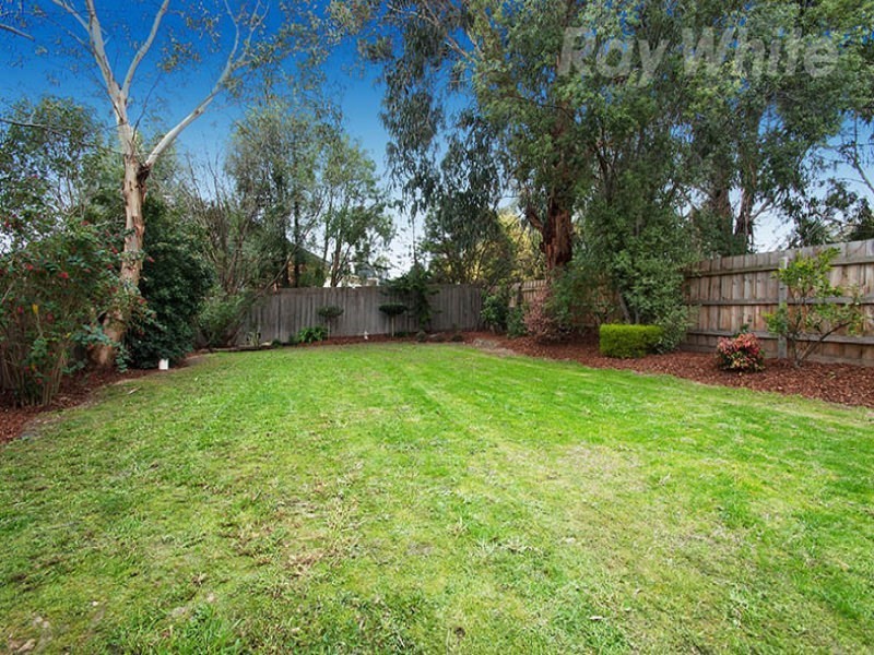 12 Latrobe Court, Croydon Hills VIC 3136