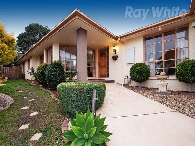 12 Latrobe Court, Croydon Hills VIC 3136