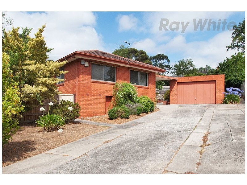 9 Long View Road, Croydon South VIC 3136