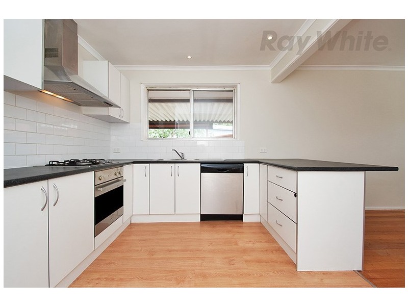 9 Long View Road, Croydon South VIC 3136