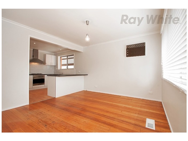 9 Long View Road, Croydon South VIC 3136