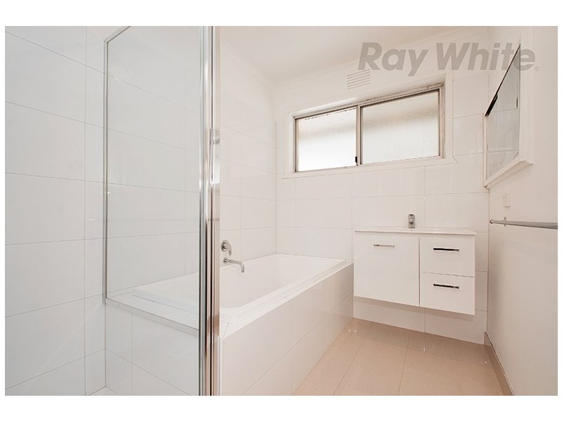 9 Long View Road, Croydon South VIC 3136