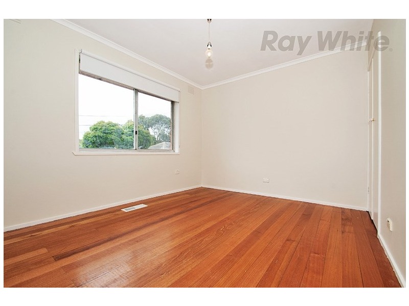 9 Long View Road, Croydon South VIC 3136