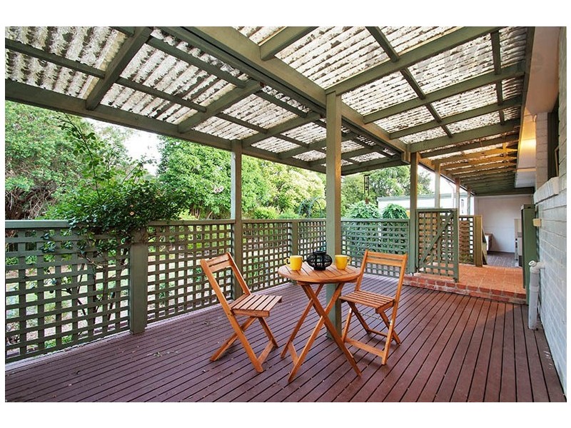 18 ST GEORGES Crescent, Croydon VIC 3136