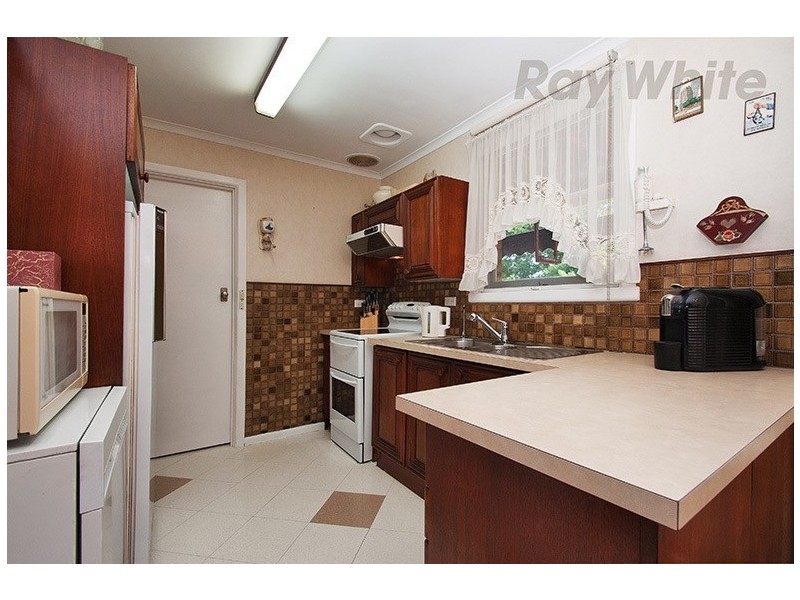 11 ALLAWARE Avenue, Croydon VIC 3136