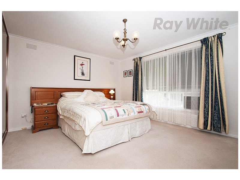 11 ALLAWARE Avenue, Croydon VIC 3136