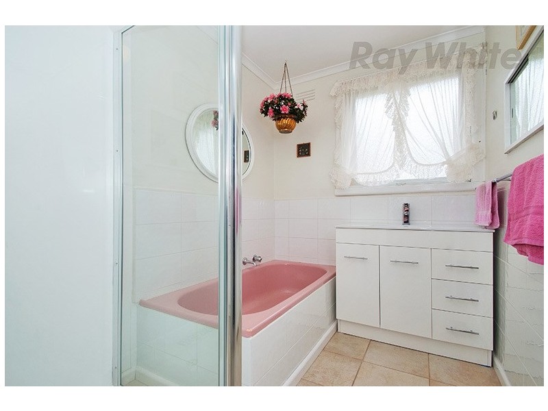 11 ALLAWARE Avenue, Croydon VIC 3136