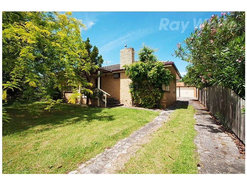 42 Broughton Avenue, Croydon VIC 3136