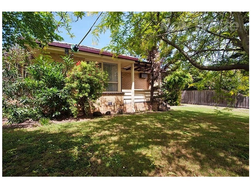 42 Broughton Avenue, Croydon VIC 3136