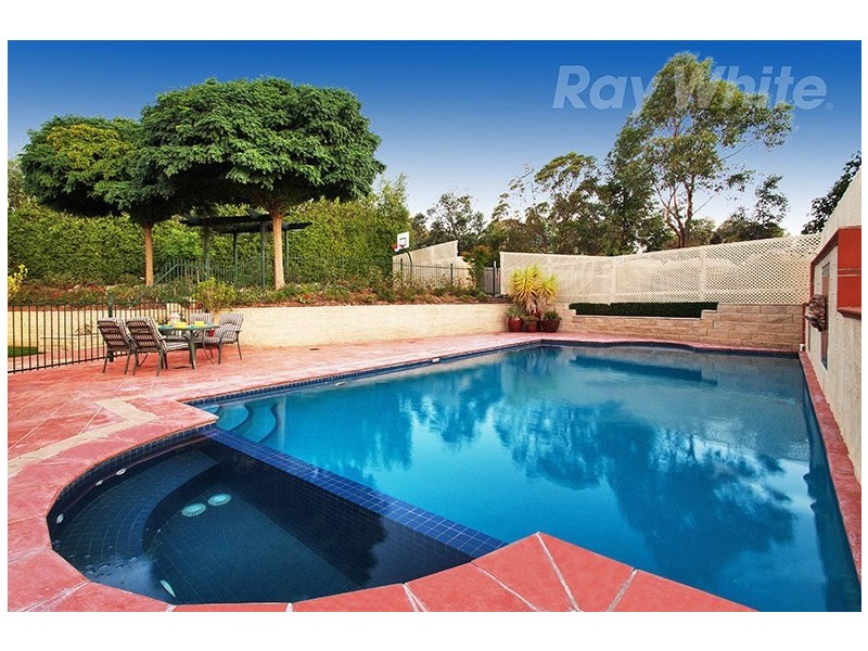 3 MEADOWBANK Avenue, Chirnside Park VIC 3116