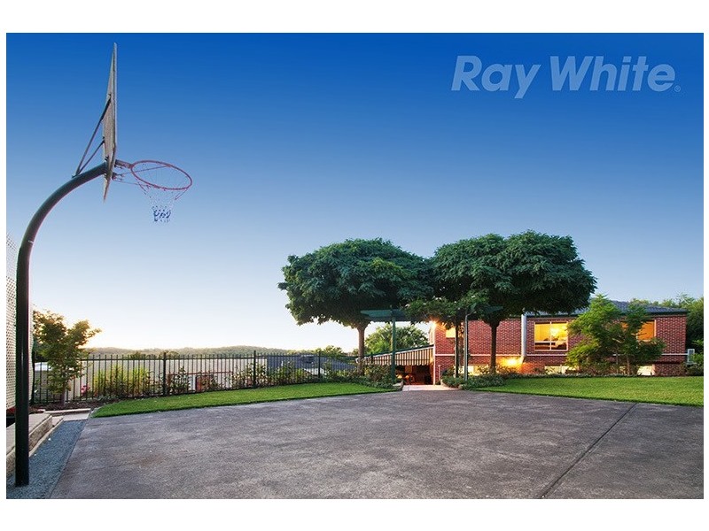 3 MEADOWBANK Avenue, Chirnside Park VIC 3116