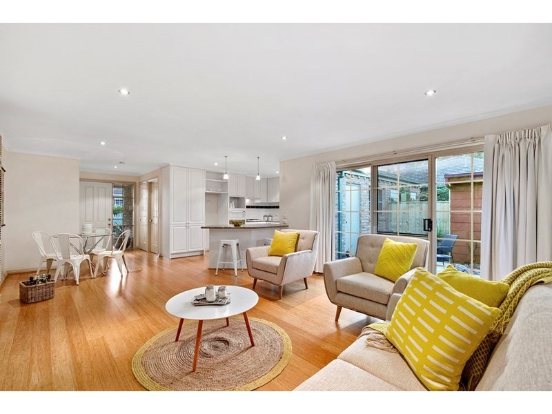 1A ELM Street, Blackburn VIC 3130