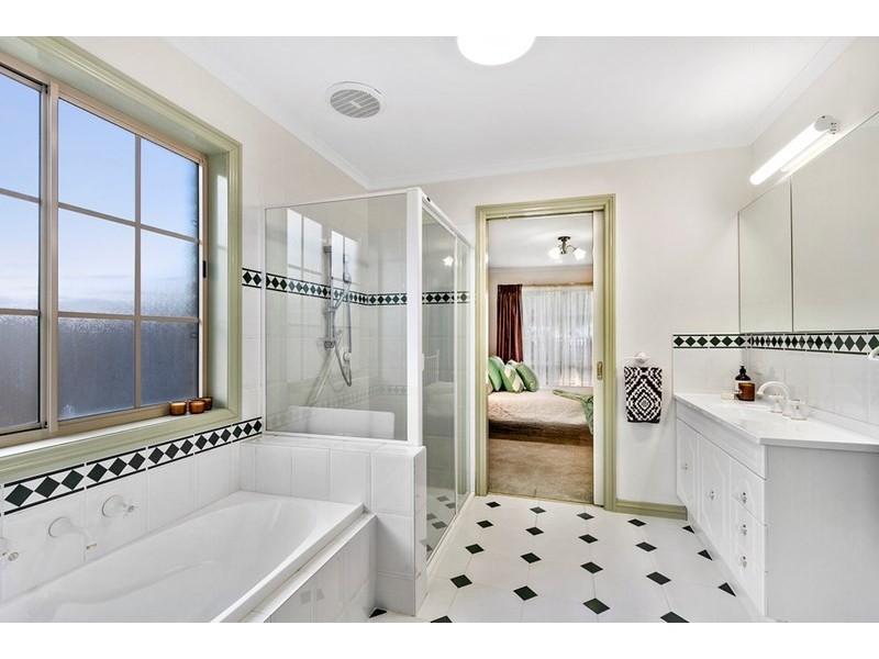 1A ELM Street, Blackburn VIC 3130