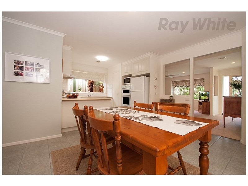 3 KENTISH Place, Chirnside Park VIC 3116