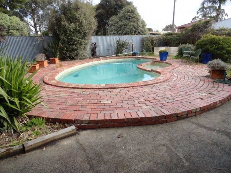 43 Pascoe Avenue, Croydon VIC 3136