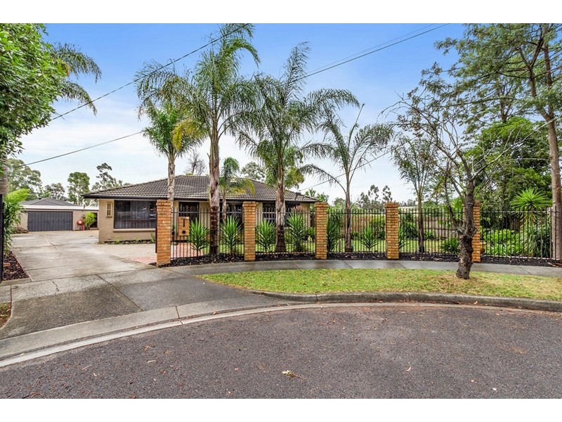 2 COBAR Court, Mooroolbark VIC 3138