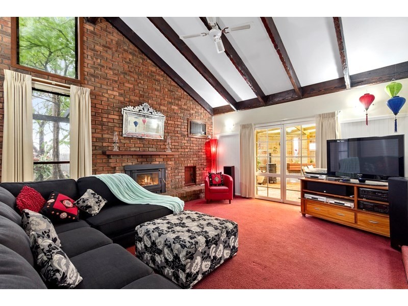 2 COBAR Court, Mooroolbark VIC 3138