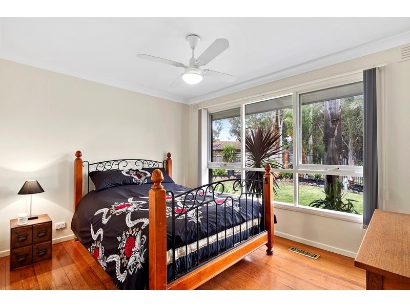 2 COBAR Court, Mooroolbark VIC 3138