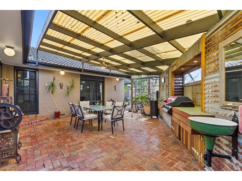 2 COBAR Court, Mooroolbark VIC 3138